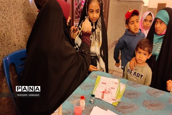 حضور دانش‌آموزان استان فارس در نماز جمعه شهر شیراز