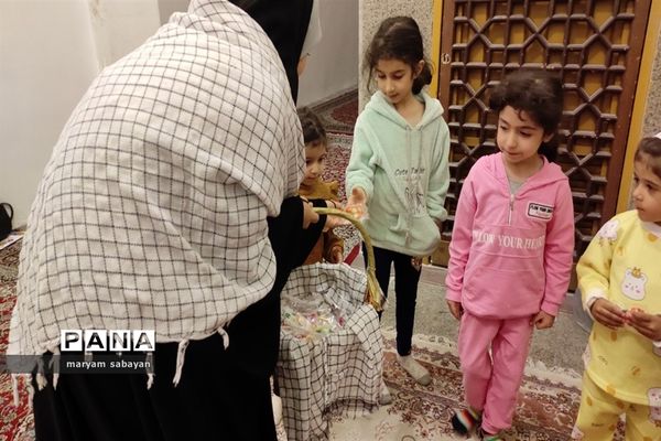 حضور دانش‌آموزان استان فارس در نماز جمعه شهر شیراز