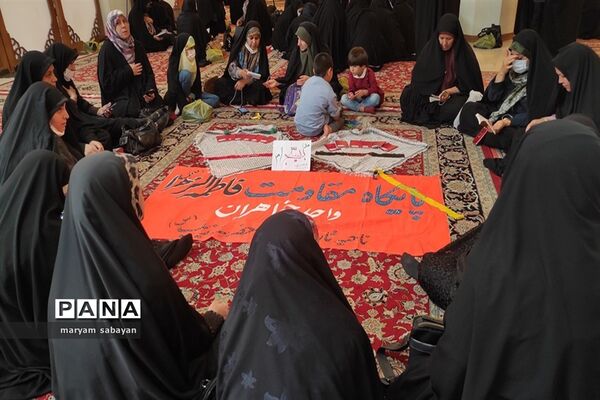 حضور دانش‌آموزان استان فارس در نماز جمعه شهر شیراز