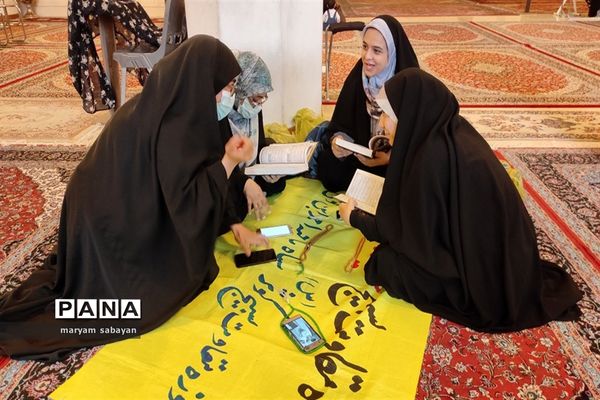 حضور دانش‌آموزان استان فارس در نماز جمعه شهر شیراز