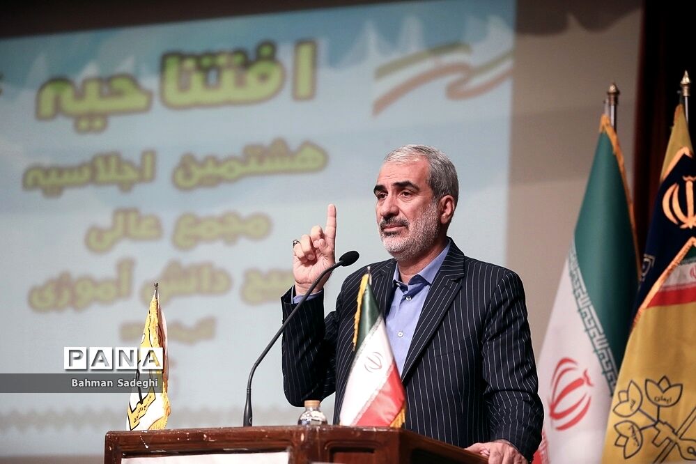 نگاه دستوری در آموزش و پرورش را تغییر می‌دهیم