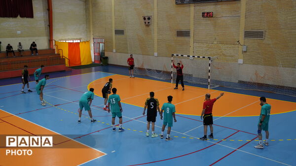 تیم هندبال دانش آموزی استان اصفهان در نخستین مسابقات قطب 5 کشوری خوش درخشید