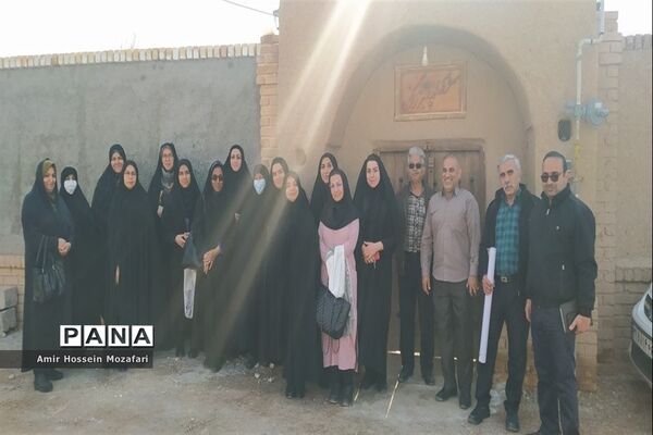 مراسم تقدیر از طلایه‌داران تعلیم و تربیت شهرستان آرادان