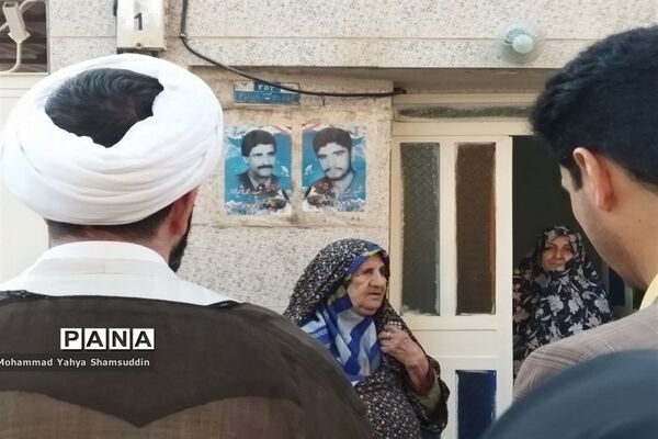 باغ‌گردی و بازدید مربیان پرورشی شهرستان سمنان از بناهای تاریخی