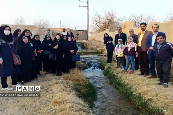 باغ‌گردی و بازدید مربیان پرورشی شهرستان سمنان از بناهای تاریخی