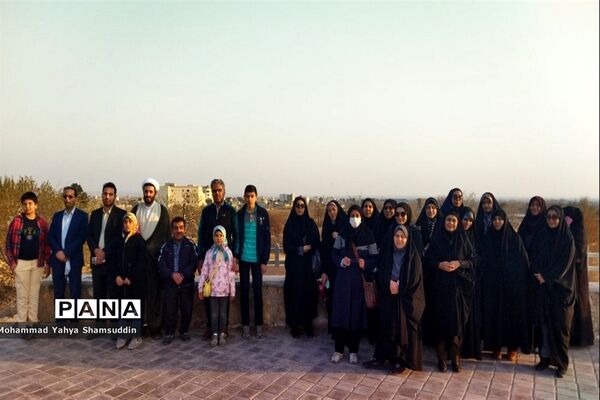 باغ‌گردی و بازدید مربیان پرورشی شهرستان سمنان از بناهای تاریخی