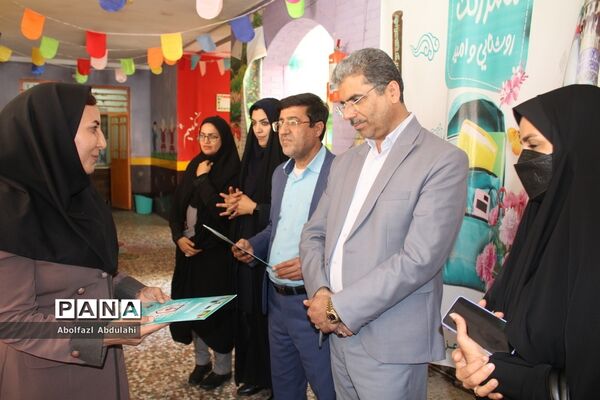 سپاس مربی توسط دانش‌آموزان پیشتاز استان بوشهر