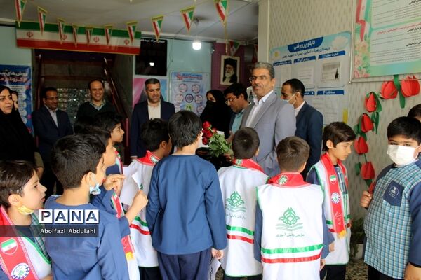 سپاس مربی توسط دانش‌آموزان پیشتاز استان بوشهر