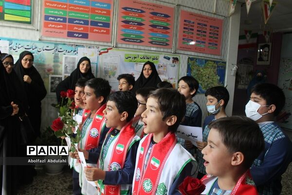سپاس مربی توسط دانش‌آموزان پیشتاز استان بوشهر