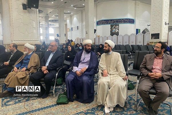 جشن تکلیف مدارس نواحی یک شهرری در آستان مقدس شیخ‌صدوق