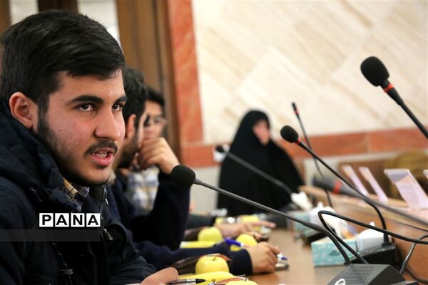 هم‌اندیشی مدیرعامل بنیاد فرهنگی رضوی با مشاوران جوان