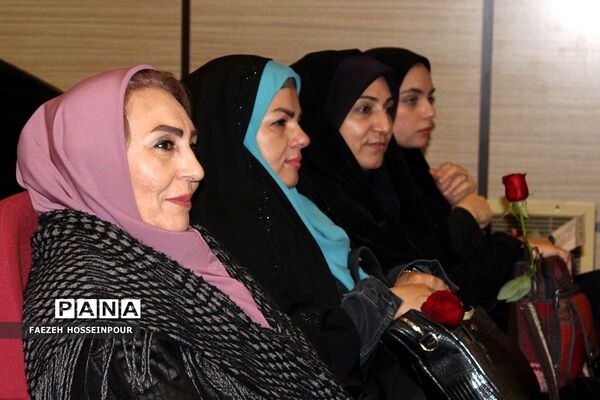 برگزاری مراسم تقدیر از مربیان پرورشی بهارستان‌دو به مناسبت هفته امور تربیتی
