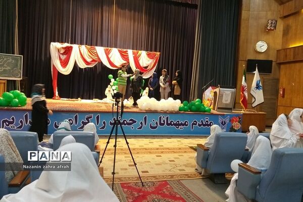 جشن‌تکلیف دبستان اندیشه رودهن