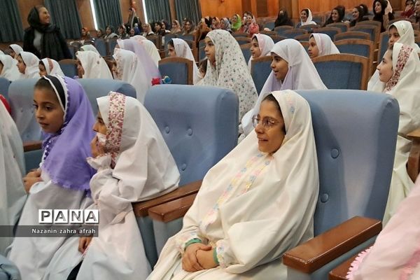 جشن‌تکلیف دبستان اندیشه رودهن