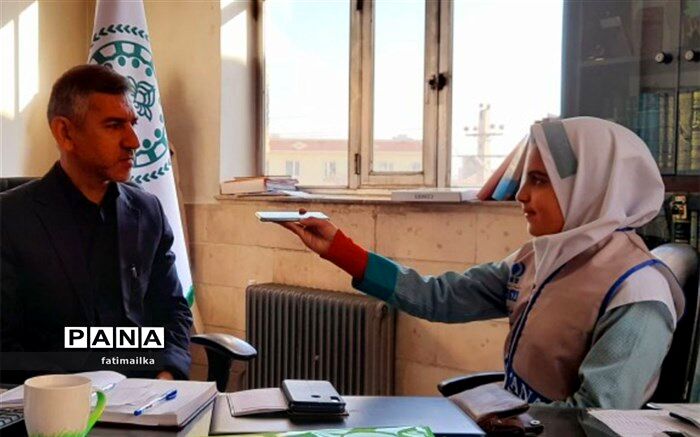 تربیت امری مقطعی و محدود به یک زمان یا مکان خاص مثل مدرسه و خانه  نیست٫ فیلم
