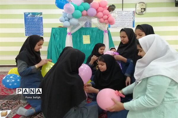 تقدیر از مربی پرورشی مدرسه هفت تیر بافق