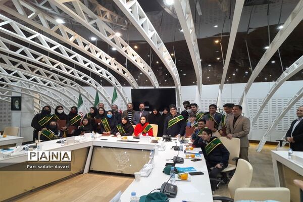 آیین تنفیذ احکام شهرداران منتخب مدارس منطقه۲