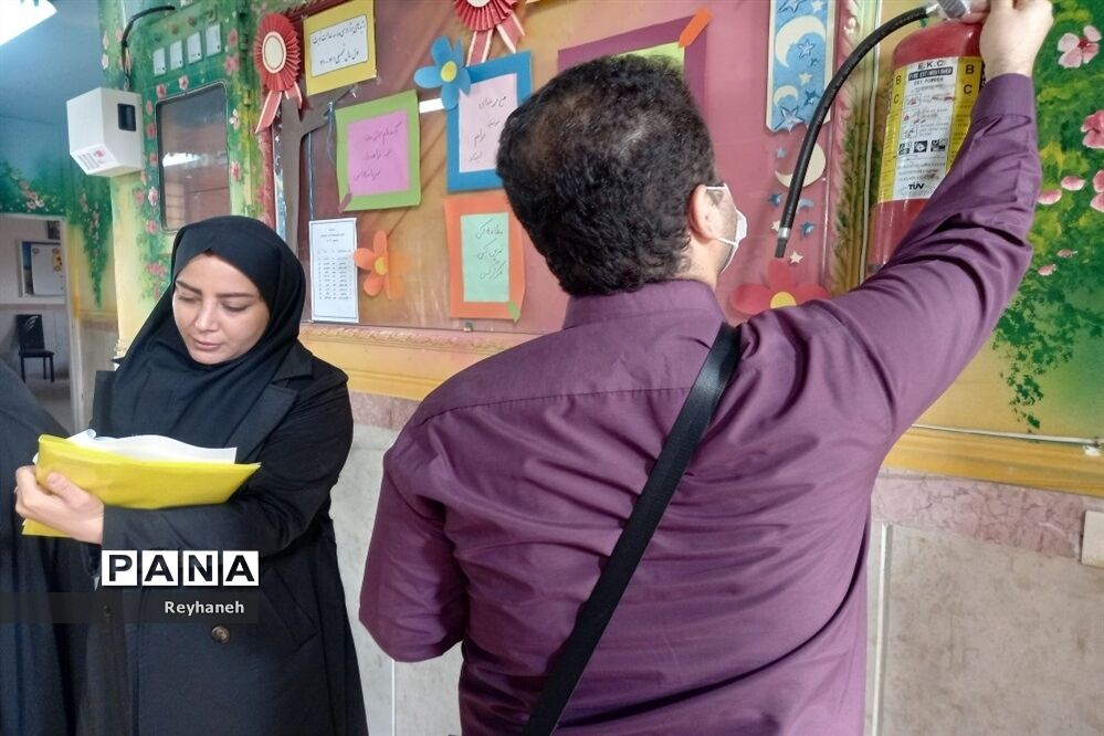 بازدید شبکه بهداشت از دبیرستان عدالت شهر جوادآباد