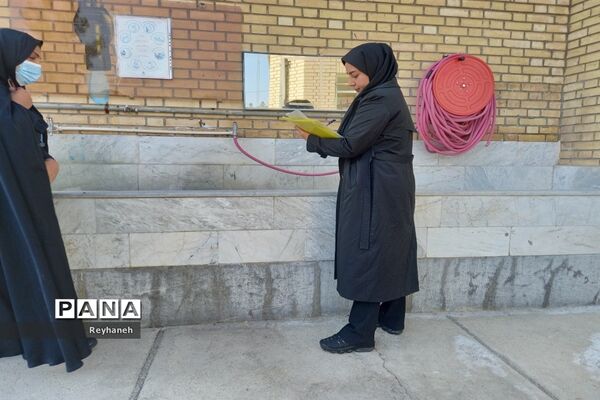 بازدید شبکه بهداشت از دبیرستان عدالت شهر جوادآباد