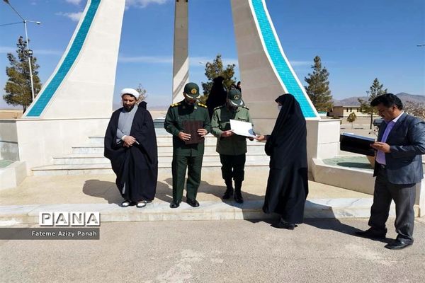 تقدیر از مدافعان امنیت در آباده