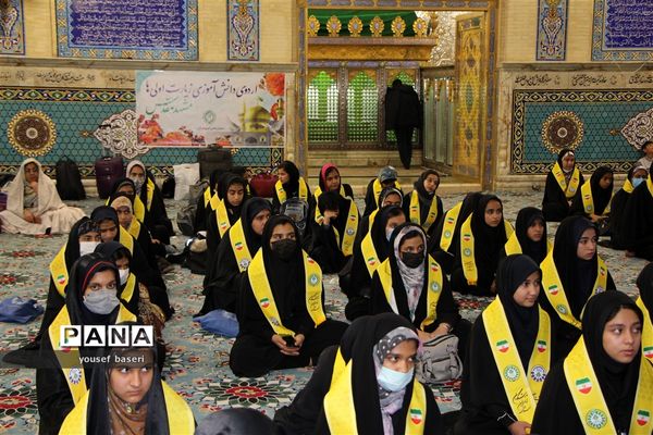اعزام ۷۰ دانش‌آموز دختر زیارت اولی یزدی  به مشهد مقدس