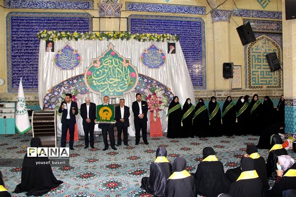 اعزام ۷۰ دانش‌آموز دختر زیارت اولی یزدی  به مشهد مقدس
