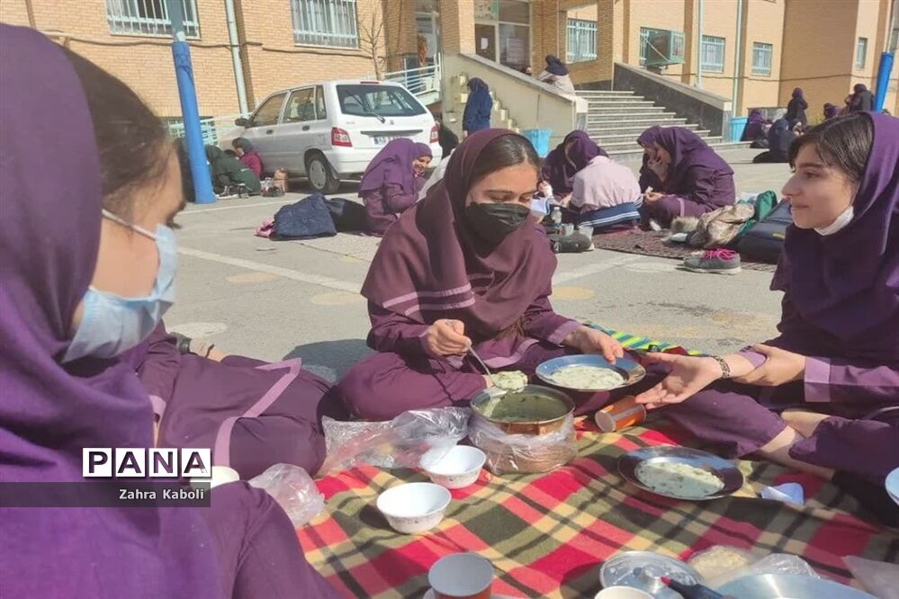 اردوی درون‌مدرسه‌ای دانش‌آموزان آموزشگاه ام‌ابیها(س) اسلامشهر