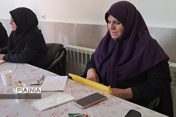 نشست کیفی و هماهنگی مدیران هنرستان‌ها در آموزش و پرورش رودهن