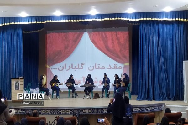 تجلیل از منتخبین مسابقات فرهنگی و هنری شهرستان بوشهر
