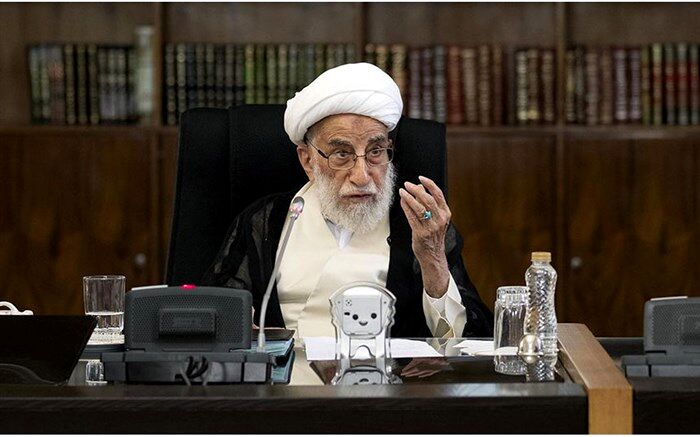 هوشیاری متولیان اقتصادی در شرایط فعلی کشور ضروری است