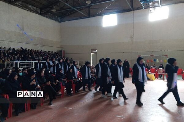 جشن بزرگ اعیاد شعبانیه و تقدیر از دانش‌آموزان دبیرستان طالقانی رودهن