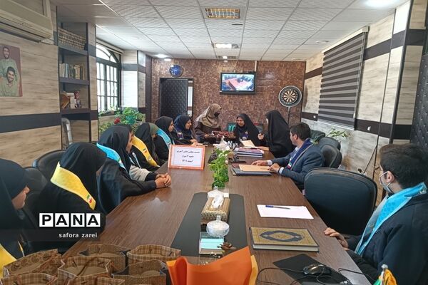 نشست ماهانه مجلس دانش‌آموزی ناحیه چهار شیراز