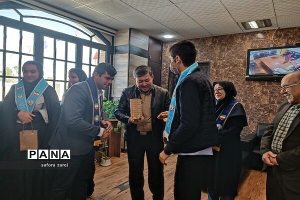 نشست ماهانه مجلس دانش‌آموزی ناحیه چهار شیراز