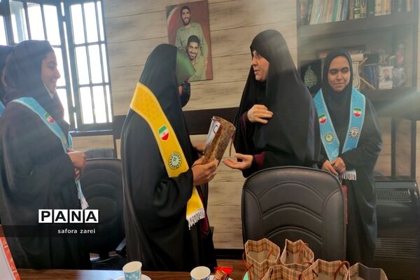 نشست ماهانه مجلس دانش‌آموزی ناحیه چهار شیراز