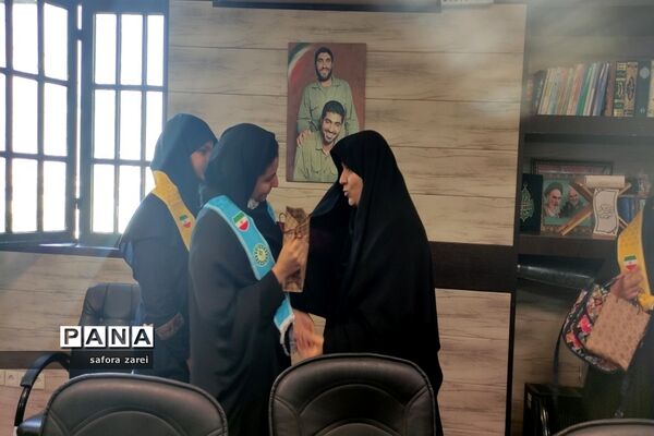 نشست ماهانه مجلس دانش‌آموزی ناحیه چهار شیراز
