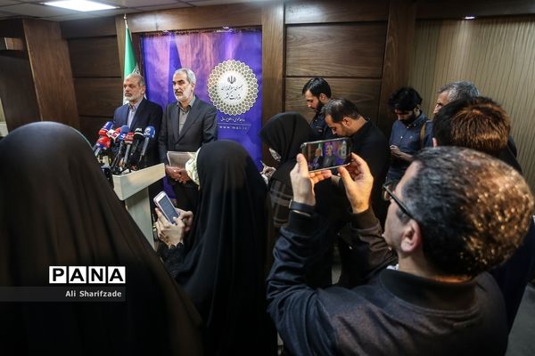 نشست وزرای آموزش و پرورش و کشور در ارتباط با مسمومیت دانش‌آموزان