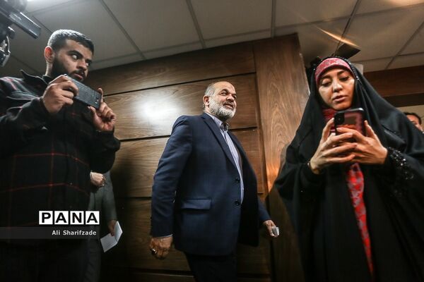 نشست وزرای آموزش و پرورش و کشور در ارتباط با مسمومیت دانش‌آموزان