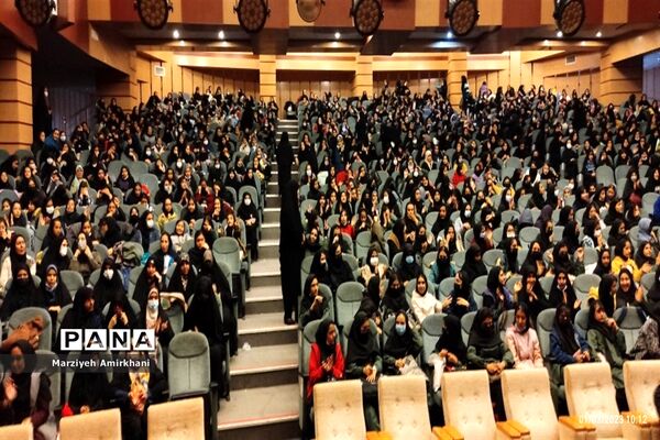 کنسرت نمایش دل آرام در فرهنگسرای شهرکرد