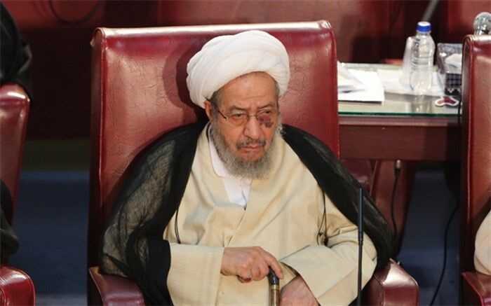 جدایی مردم از روحانیت، جدایی از دین را نتیجه خواهد داد