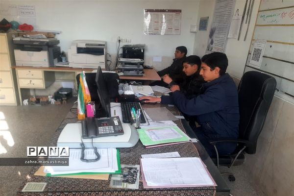 اداره‌ یک روز مدرسه توسط دانش‌آموزان مروستی