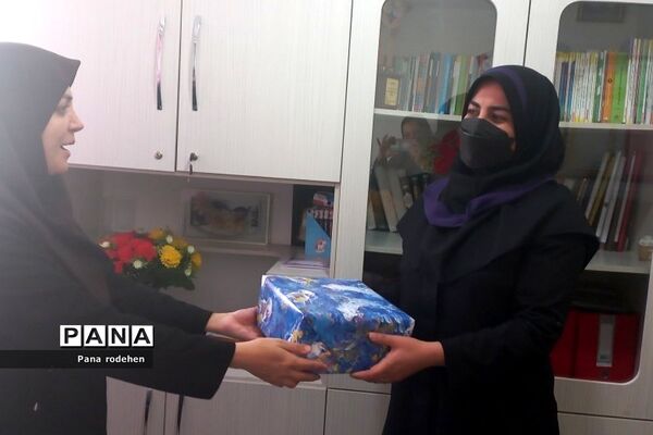 تقدیر از فعالان تربیتی مدارس رودهن توسط مدیران مدارس