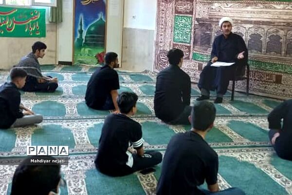 برگزاری جلسات جهاد تبیین در دبیرستان امام علی(ع) یک رودهن