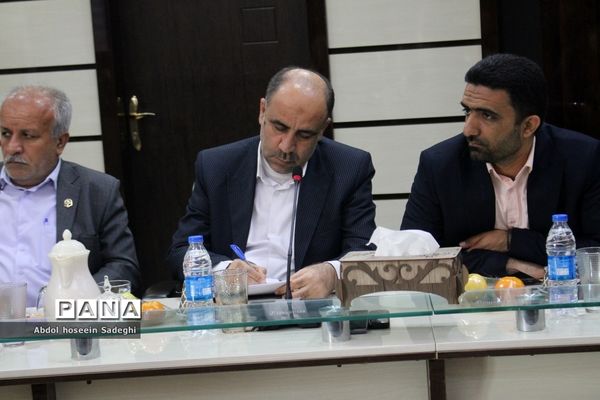 جلسه شورای معاونان اداره‌کل آموزش و پرورش استان بوشهر با حضور معاون حقوقی و امور مجلس وزارت آموزش و پرورش