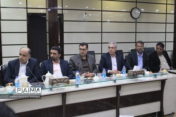 جلسه شورای معاونان اداره‌کل آموزش و پرورش استان بوشهر با حضور معاون حقوقی و امور مجلس وزارت آموزش و پرورش