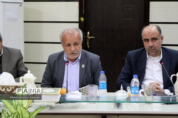جلسه شورای معاونان اداره‌کل آموزش و پرورش استان بوشهر با حضور معاون حقوقی و امور مجلس وزارت آموزش و پرورش