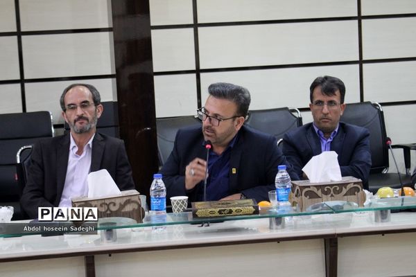 جلسه شورای معاونان اداره‌کل آموزش و پرورش استان بوشهر با حضور معاون حقوقی و امور مجلس وزارت آموزش و پرورش