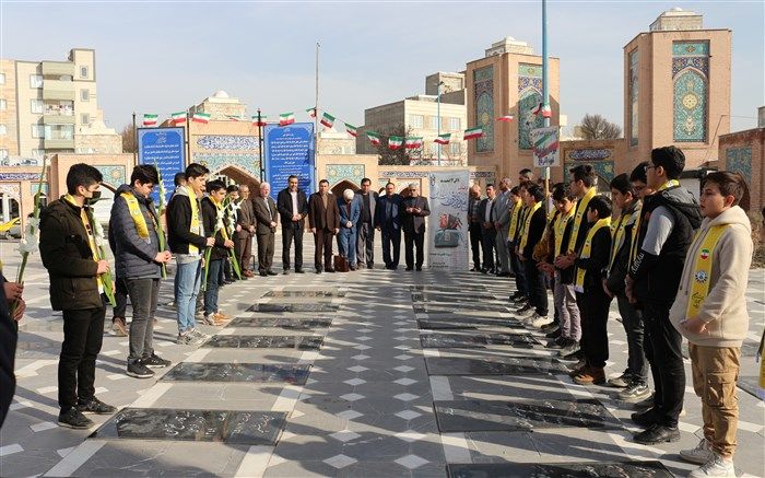 تجدید میثاق مربیان و دانش‌آموزان پیشتاز اردبیلی با آرمان‌های شهدا