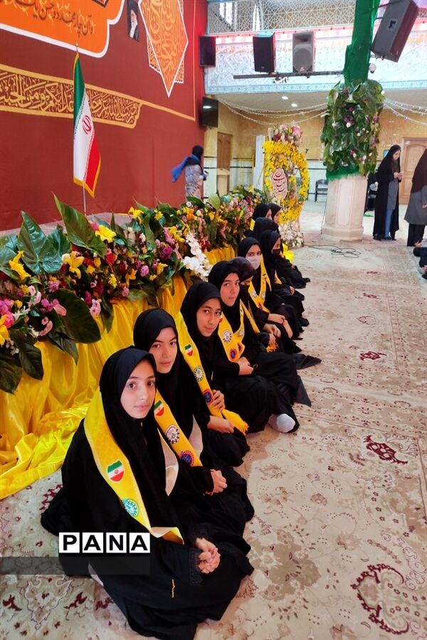 حضور دختران دانش‌آموزدر جشن‌های اعیاد شعبانیه