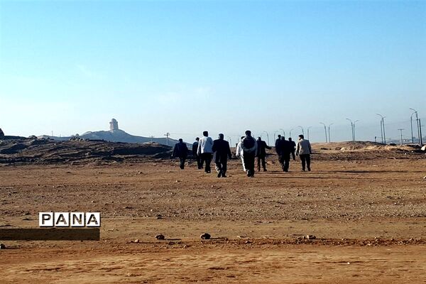 کوهپیمایی مربیان ومعاونان پرورشی به‌مناسبت هفته تربیت اسلامی در ابرکوه