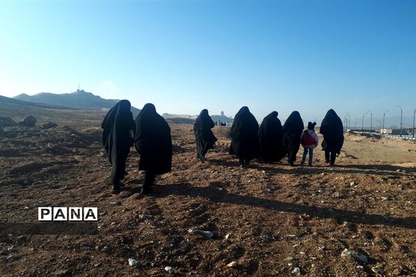 کوهپیمایی مربیان ومعاونان پرورشی به‌مناسبت هفته تربیت اسلامی در ابرکوه